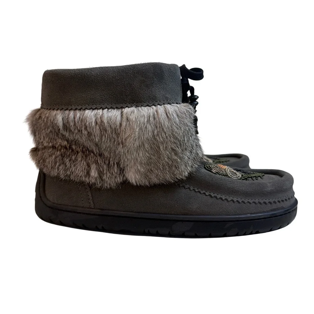Manitobah Mukluks Grey Suede Beaded Fur Trim Winter Boots Womens Size 7 L7